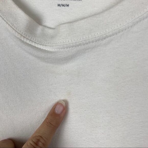 Levi’s Oversize Logo Crop Top - Picture 4 of 5